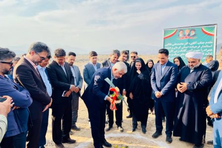 کلنگ احداث کارخانه لاستیک جیرفت و سیمان عنبرآباد به زمین زده شد