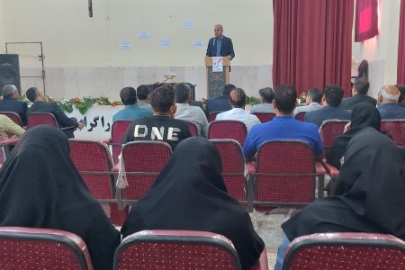 تأکید فرماندار عنبرآباد بر نقش کلیدی کارگران در توسعه کشور / معرفی نماینده خانه کارگر جنوب کرمان در شهرستان
