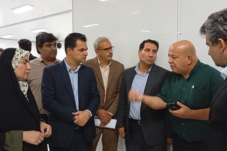 درب اتاق من به روی صنعتگران باز است / تشکیل کارگروه تخصصی برای حل چالش‌های زیرساختی شهرک‌های صنعتی جیرفت ‌